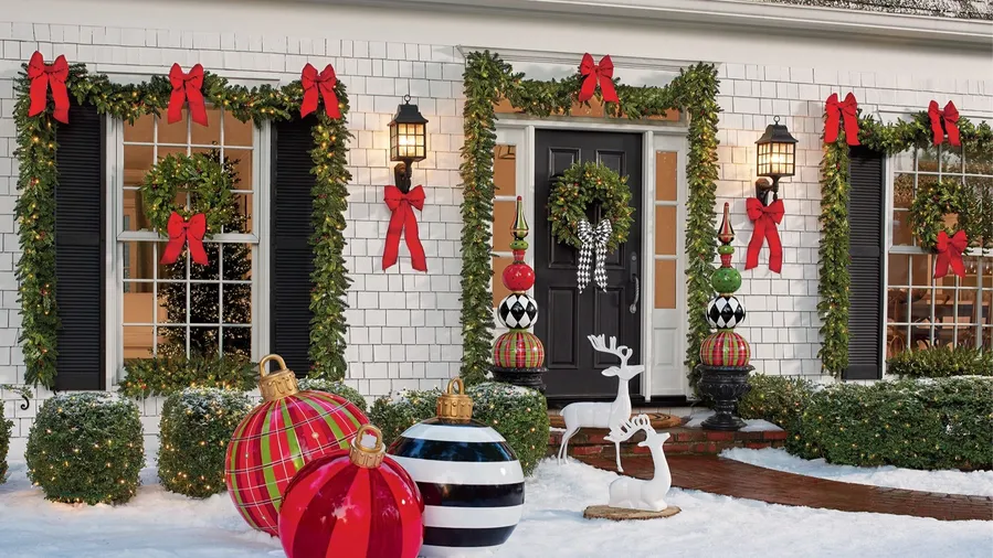 How Christmas Decor Runs Parallel to Your Existing Company